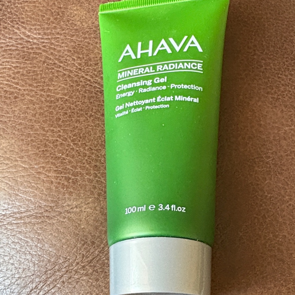 AHAVA Mineral‎ Radiance Cleansing Gel — Green